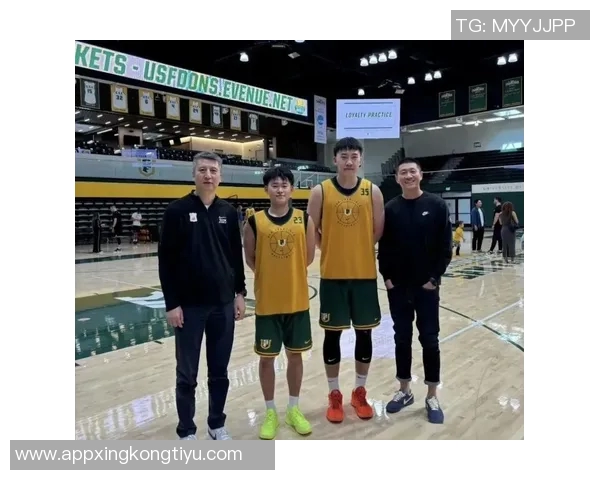 赵维伦在旧金山大学训练照曝光展现强壮身材引发网友热议