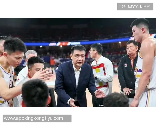 周琦与翟晓川重聚橘子洲头十年岁月再携手共战篮球梦想 周琦与翟晓川重聚橘子洲头十年岁月再携手共战篮球梦想