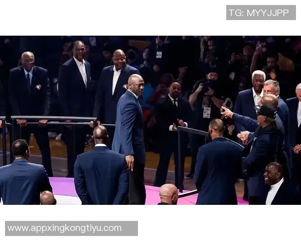 乔丹与詹姆斯谁才是真正的GOAT韦德在偶像与好友之间的尴尬选择 乔丹与詹姆斯谁才是真正的GOAT韦德在偶像与好友之间的尴尬选择