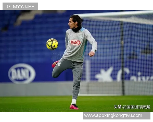 西班牙U21主帅谈伯纳尔现状称其仍是球队一员但面临困境