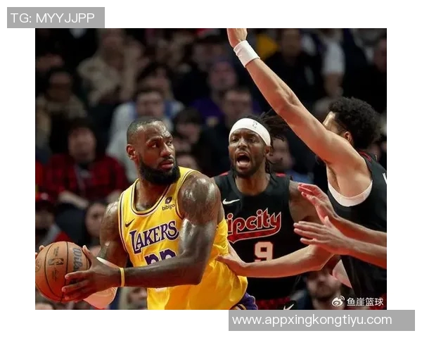 里夫斯坚定信心称球队需团结一心如老詹所言共同争胜