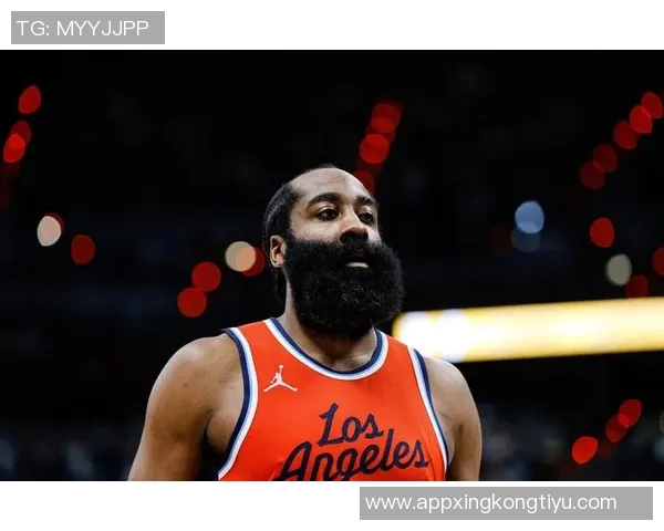 哈登状态起伏不定昨日三分十中今日八投全失全场仅得19分6助攻