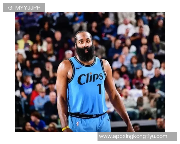 快船分享哈登与中国留学生约翰郝亲密合影表达感激之情